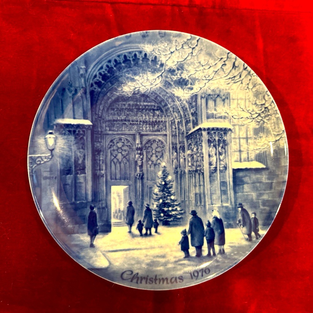 Christmas Eve in Augsburg- No Box German Christmas Plate